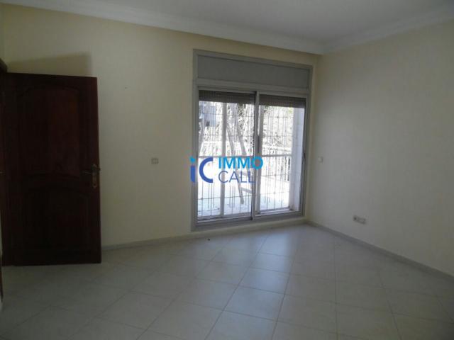 Photo Villa haut standing de 1000 m² en location à Souissi image 6/6