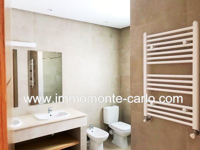 Photo Villa neuve style moderne en location à Souissi Rabat image 6/6